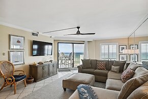 Inlet Reef 406 2 Bedroom Condo by RedAwning