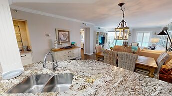 Inlet Reef 605 2 Bedroom Condo by RedAwning