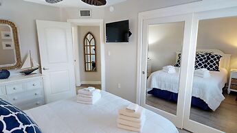 Inlet Reef 605 2 Bedroom Condo by RedAwning