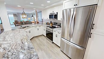 Inlet Reef 605 2 Bedroom Condo by RedAwning