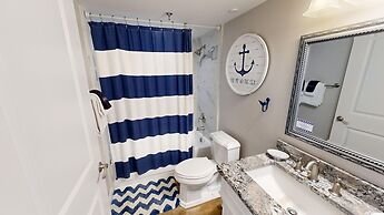 Inlet Reef 605 2 Bedroom Condo by RedAwning