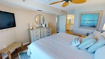 Inlet Reef 605 2 Bedroom Condo by RedAwning