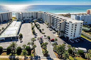 Inlet Reef 310 2 Bedroom Condo by RedAwning