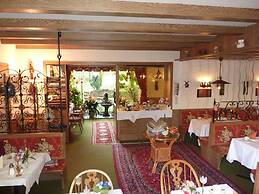 Atina Hotel