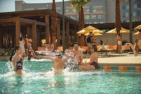 Universal's Endless Summer Resort - Dockside Inn and Suites