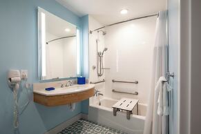 Universal's Endless Summer Resort - Dockside Inn and Suites