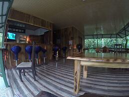 Jonny's cabins drake day