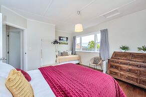 Sunny Grey Lynn Holiday Home