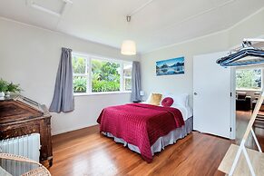 Sunny Grey Lynn Holiday Home