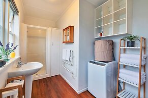 Sunny Grey Lynn Holiday Home
