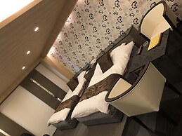 Hotel Revoir - Adults Only