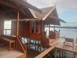 Sunset Homestay Arborek