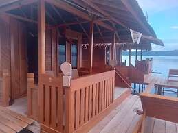 Sunset Homestay Arborek