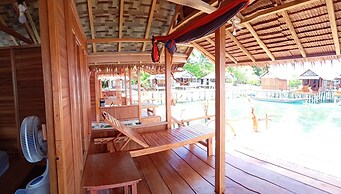 Sunset Homestay Arborek