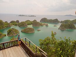 Sunset Homestay Arborek