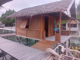 Sunset Homestay Arborek