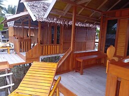 Sunset Homestay Arborek