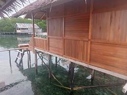 Sunset Homestay Arborek