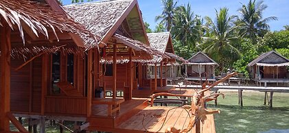 Sunset Homestay Arborek