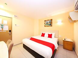 Super OYO 635 Seven Days Hotel