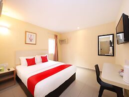 Super OYO 635 Seven Days Hotel