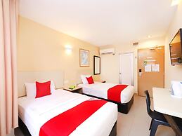 Super OYO 635 Seven Days Hotel