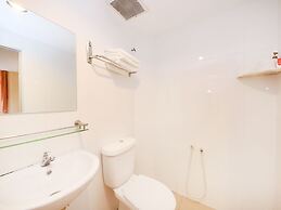 Super OYO 635 Seven Days Hotel