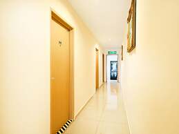 Super OYO 635 Seven Days Hotel