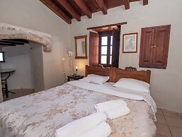 Goulas Traditional Guesthouse