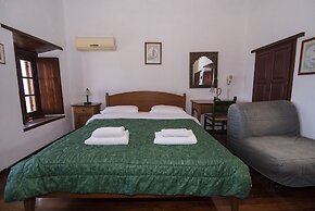 Goulas Traditional Guesthouse