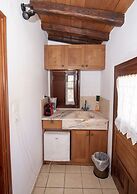 Goulas Traditional Guesthouse