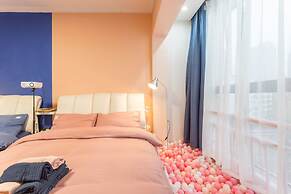 Qing Apartment Chungking Express