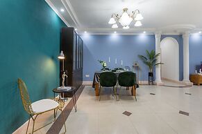 Qing Apartment Chungking Express