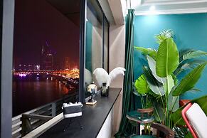 Qing Apartment Chungking Express