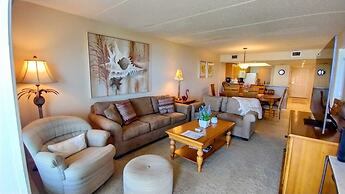 Edgewater 506 Minium 2 Bedroom Condo by RedAwning