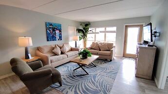 Beachview 103 Minium 2 Bedroom Condo by RedAwning