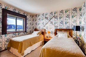 View Of Silver Queen Lift 2 Br  2 Bedroom Condo - No Cleaning Fee! by 