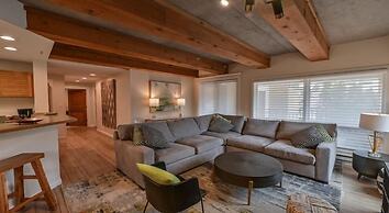 2 Br  With Huge, Sectional Couch 2 Bedroom Condo - No Cleaning Fee! by