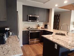 2 Br  With Huge, Sectional Couch 2 Bedroom Condo - No Cleaning Fee! by