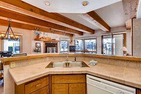 2 Br With Views Of Wood Creek & Mountains 2 Bedroom Condo - No Cleanin