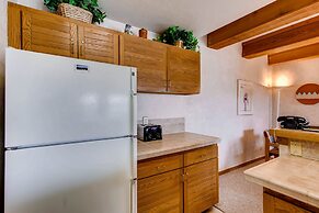 2 Br With Views Of Wood Creek & Mountains 2 Bedroom Condo - No Cleanin