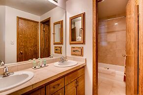 Large 2 Br With Open Floorplan 2 Bedroom Condo - No Cleaning Fee! by R