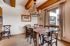 Unique 2 Br  With Fireplace 2 Bedroom Condo - No Cleaning Fee! by RedA