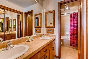 Spacious 2 Br Unit With Completely Updated Kitchen 2 Bedroom Condo - N