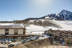 Spacious 2 Br Unit With Completely Updated Kitchen 2 Bedroom Condo - N