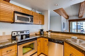 Spacious 2 Br Unit With Completely Updated Kitchen 2 Bedroom Condo - N