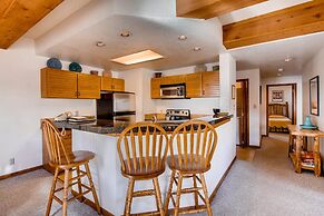 Spacious 2 Br Unit With Completely Updated Kitchen 2 Bedroom Condo - N