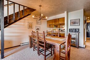 Unique, Mountain 4 Br  4 Bedroom Condo - No Cleaning Fee! by RedAwning