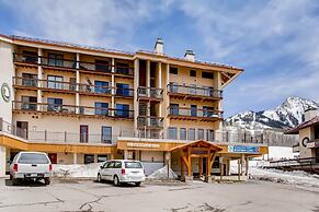 View Of Mt Crested Butte- 1 Br 1 Bedroom Condo - No Cleaning Fee! by R