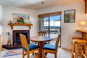 View Of Mt Crested Butte- 1 Br 1 Bedroom Condo - No Cleaning Fee! by R